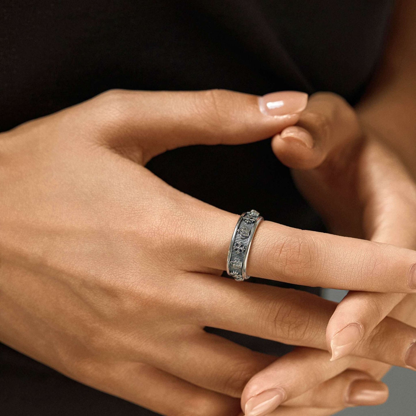 Unisex silver adjustable ring worn on hand gothic vintage style